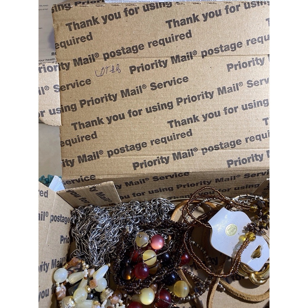 MIXED COSTUME JEWELRY LOT #8 SMALL FLAT RATE BOX 2lb4oz Wearable NOT Junk Craft - Picture 12 of 12